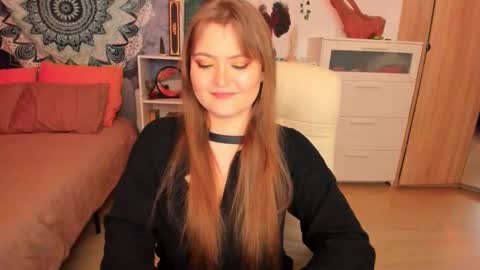 Snapshot of melody_hanna chatting on 12-19-24, 02:46 Melody Hanna online show from 12-19-24, 02:46