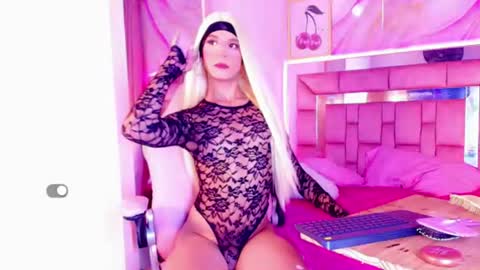 Snapshot of melody_trixie chatting on 06-15-26, 12:46 melody_trixie online show from 06-15-26, 12:46