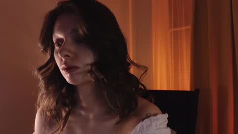 Snapshot of melodykey_x chatting on 12-15-24, 03:31 melody online show from 12-15-24, 03:31