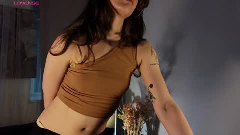 Snapshot of melodykey_x chatting on 02-11-25, 03:51 melody online show from 02-11-25, 03:51