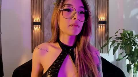 Snapshot of melodylanee chatting on 05-27-26, 11:07 melodylanee online show from 05-27-26, 11:07