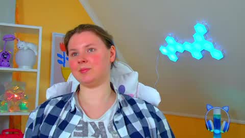 Melody online show from 04-15-26, 07:04