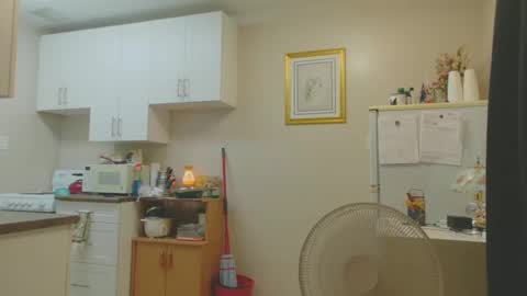 Melody online show from 09-18-25, 03:03