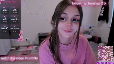 Snapshot of melonipinkbb chatting on 12-06-24, 12:05 MELONI online show from 12-06-24, 12:05