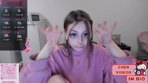 Snapshot of melonipinkbb chatting on 02-15-25, 10:31 MELONI online show from 02-15-25, 10:31