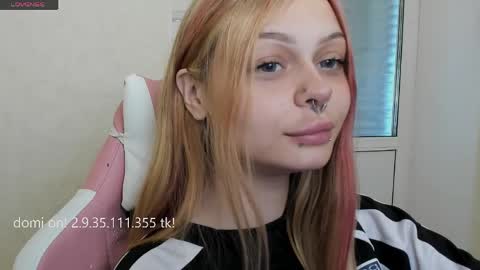 Snapshot of melonipinkbb chatting on 05-28-26, 08:33 MELONI online show from 05-28-26, 08:33