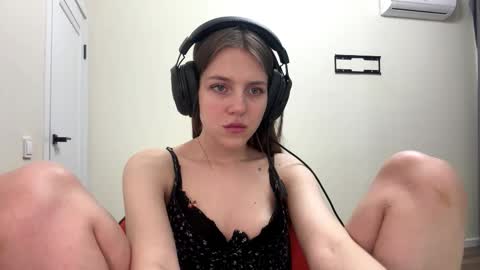 Hi Im Aria 18 years old online show from 02-04-26, 07:31