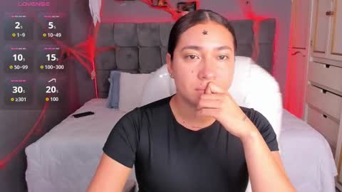 Snapshot of mely_ocean chatting on 10-22-25, 06:07 MELY online show from 10-22-25, 06:07