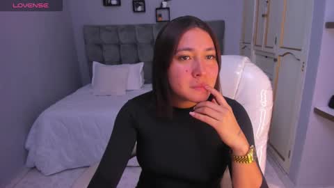 Snapshot of mely_ocean chatting on 01-13-26, 05:13 MELY online show from 01-13-26, 05:13