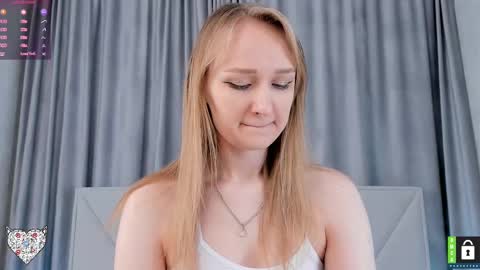 Snapshot of memento_mary chatting on 03-07-25, 02:34 The princess of your dreams online show from 03-07-25, 02:34