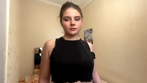 Snapshot of memento_mary chatting on 06-25-26, 06:07 The princess of your dreams online show from 06-25-26, 06:07