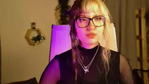 Mia online show from 02-26-26, 07:24