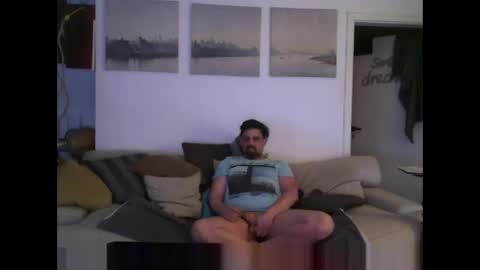 Snapshot of menace2dennis chatting on 05-08-26, 06:35 Dennis2Menace online show from 05-08-26, 06:35