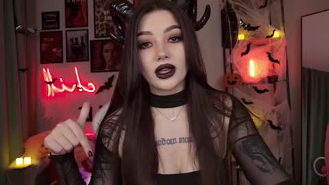 Amy Meow online show from 10-31-25, 06:53