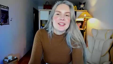Snapshot of meow_k1tty chatting on 07-08-26, 06:18 Flora Next stream November 17th at 6 GMT online show from 07-08-26, 06:18