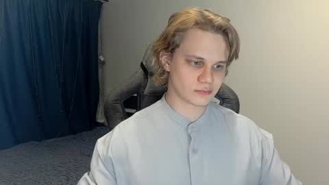 Snapshot of meow_mickey chatting on 12-19-24, 05:40 Mickey online show from 12-19-24, 05:40