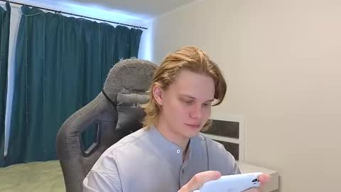 Snapshot of meow_mickey chatting on 03-03-25, 04:36 Mickey online show from 03-03-25, 04:36