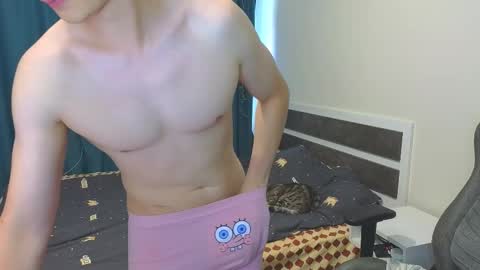 Snapshot of meow_mickey chatting on 10-02-25, 06:42 Mickey online show from 10-02-25, 06:42