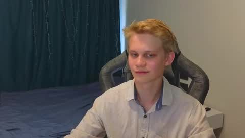 Snapshot of meow_mickey chatting on 10-14-25, 07:31 Mickey online show from 10-14-25, 07:31