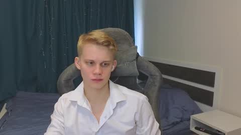 Snapshot of meow_mickey chatting on 11-29-25, 09:01 Mickey online show from 11-29-25, 09:01