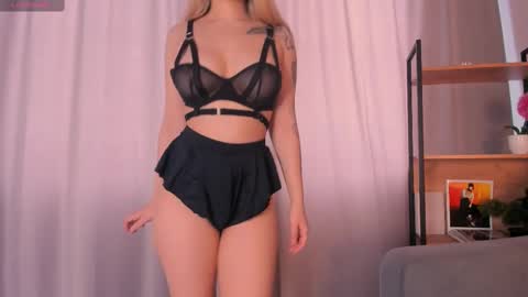 Snapshot of meow_rinnie chatting on 02-13-25, 08:06 My links --- online show from 02-13-25, 08:06