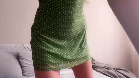 Snapshot of meowalice1 chatting on 06-21-26, 04:15 meowalice1 online show from 06-21-26, 04:15