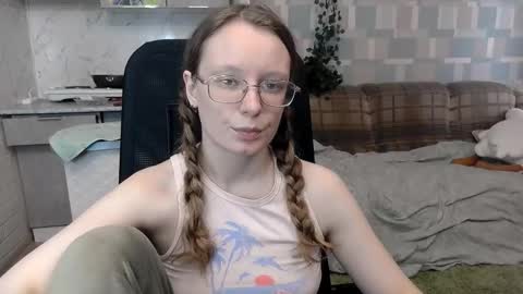 Snapshot of meowcr chatting on 09-10-25, 12:27 meowcr online show from 09-10-25, 12:27