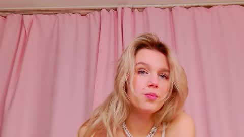 Lilu online show from 12-21-25, 03:35