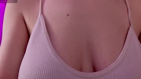 Snapshot of meowwmurr chatting on 02-09-26, 04:38 Mia online show from 02-09-26, 04:38