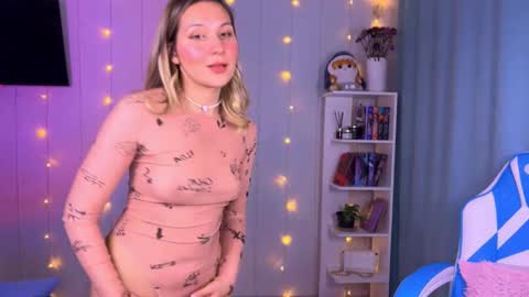 Molly online show from 09-11-25, 05:13