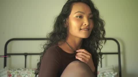 Snapshot of mercedesss_8 chatting on 04-29-26, 12:20 Next show on 03 Dec online show from 04-29-26, 12:20