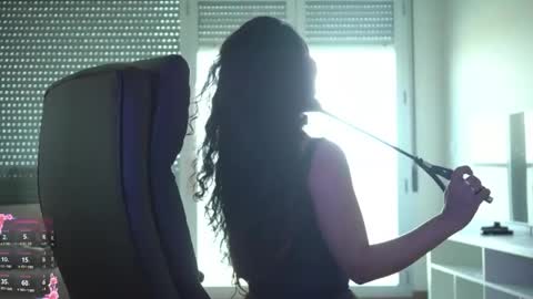 Snapshot of mercedesss_8 chatting on 05-18-26, 11:38 Next show on 03 Dec online show from 05-18-26, 11:38