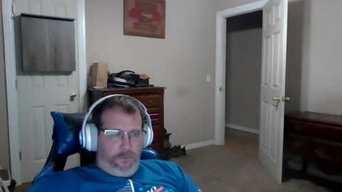 Snapshot of mercer1977 chatting on 07-06-26, 06:32 mercer1977 online show from 07-06-26, 06:32