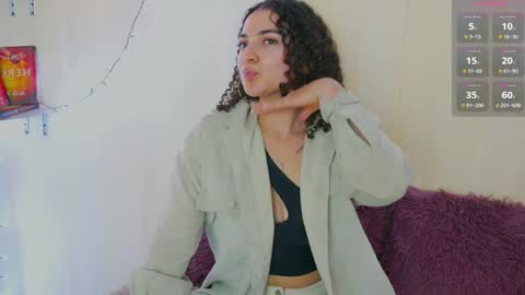 Snapshot of merida_bell18 chatting on 12-09-24, 12:34 Merida Bell online show from 12-09-24, 12:34