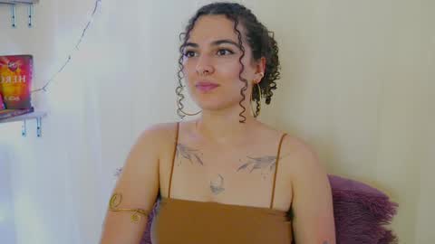 Snapshot of merida_bell18 chatting on 12-18-24, 02:10 Merida Bell online show from 12-18-24, 02:10