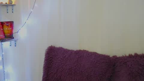 Snapshot of merida_bell18 chatting on 01-03-25, 12:11 Merida Bell online show from 01-03-25, 12:11