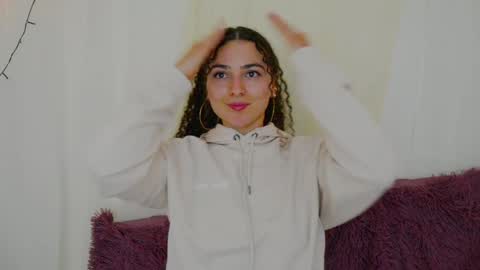 Snapshot of merida_bell18 chatting on 01-13-25, 02:18 Merida Bell online show from 01-13-25, 02:18