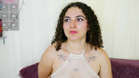 Snapshot of merida_bell18 chatting on 02-07-25, 02:19 Merida Bell online show from 02-07-25, 02:19