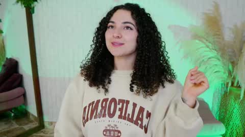 Snapshot of merida_bell18 chatting on 09-17-25, 03:41 Merida Bell online show from 09-17-25, 03:41