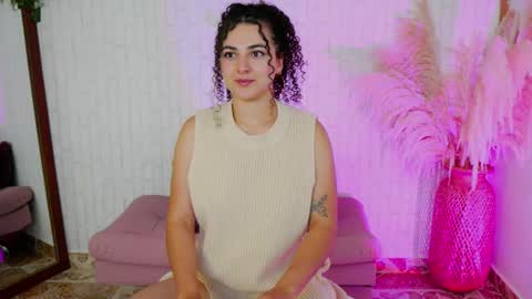 Snapshot of merida_bell18 chatting on 09-26-25, 12:47 Merida Bell online show from 09-26-25, 12:47