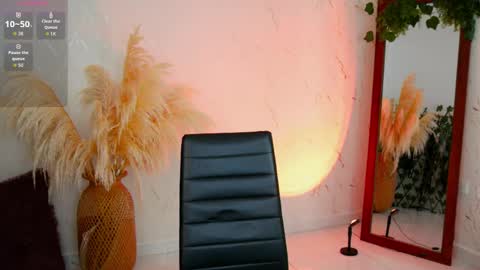 Snapshot of merida_bell18 chatting on 11-17-25, 12:44 Merida Bell online show from 11-17-25, 12:44