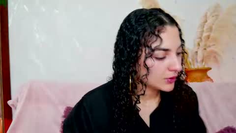 Snapshot of merida_bell18 chatting on 06-12-26, 03:05 Merida Bell online show from 06-12-26, 03:05