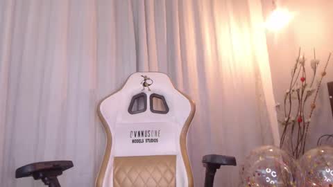 meriiiidaa online show from 10-15-25, 03:50