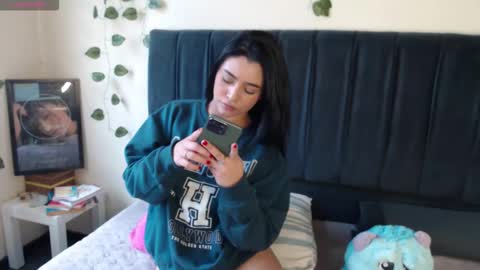 Snapshot of merilynwhithe_ chatting on 09-19-25, 05:46 Merilyn online show from 09-19-25, 05:46