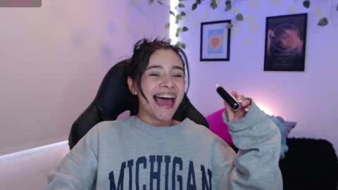 Snapshot of merilynwhithe_ chatting on 10-01-25, 05:41 Merilyn online show from 10-01-25, 05:41