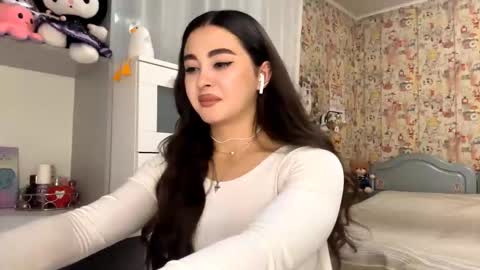 Enni online show from 12-15-25, 06:12