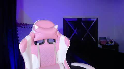 Merlin  18 online show from 12-23-25, 04:21