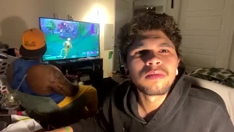 Snapshot of merlinharriss chatting on 02-19-25, 04:01 Merlinz Magic online show from 02-19-25, 04:01