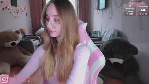 Snapshot of merryl_clark chatting on 04-23-26, 02:19 Sara online show from 04-23-26, 02:19