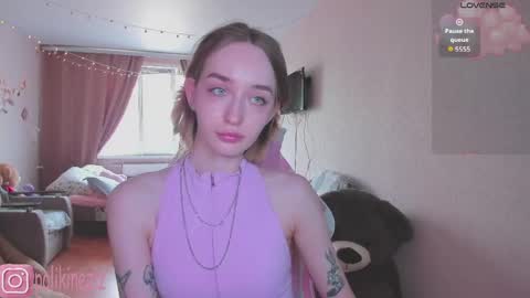 Snapshot of merryl_clark chatting on 05-18-26, 12:00 Sara online show from 05-18-26, 12:00